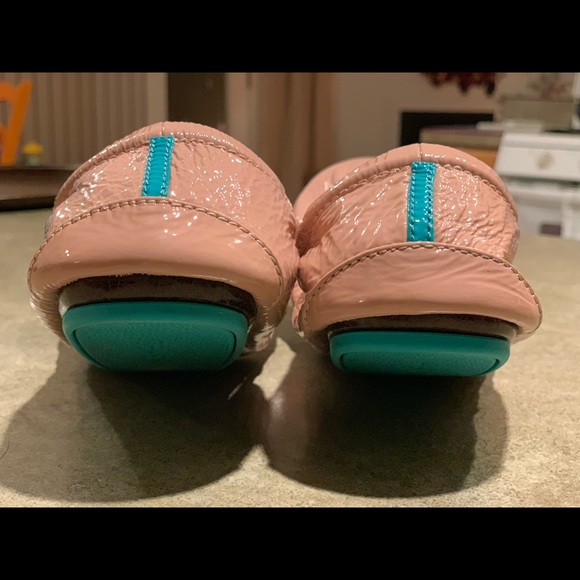 Size 9 patent blush Tieks (SOLD) - Picture 5 of 8